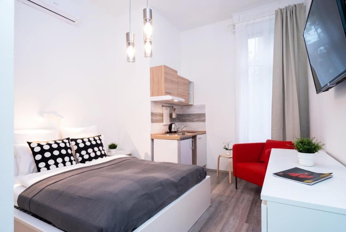 New Comfy At Convenient Location *