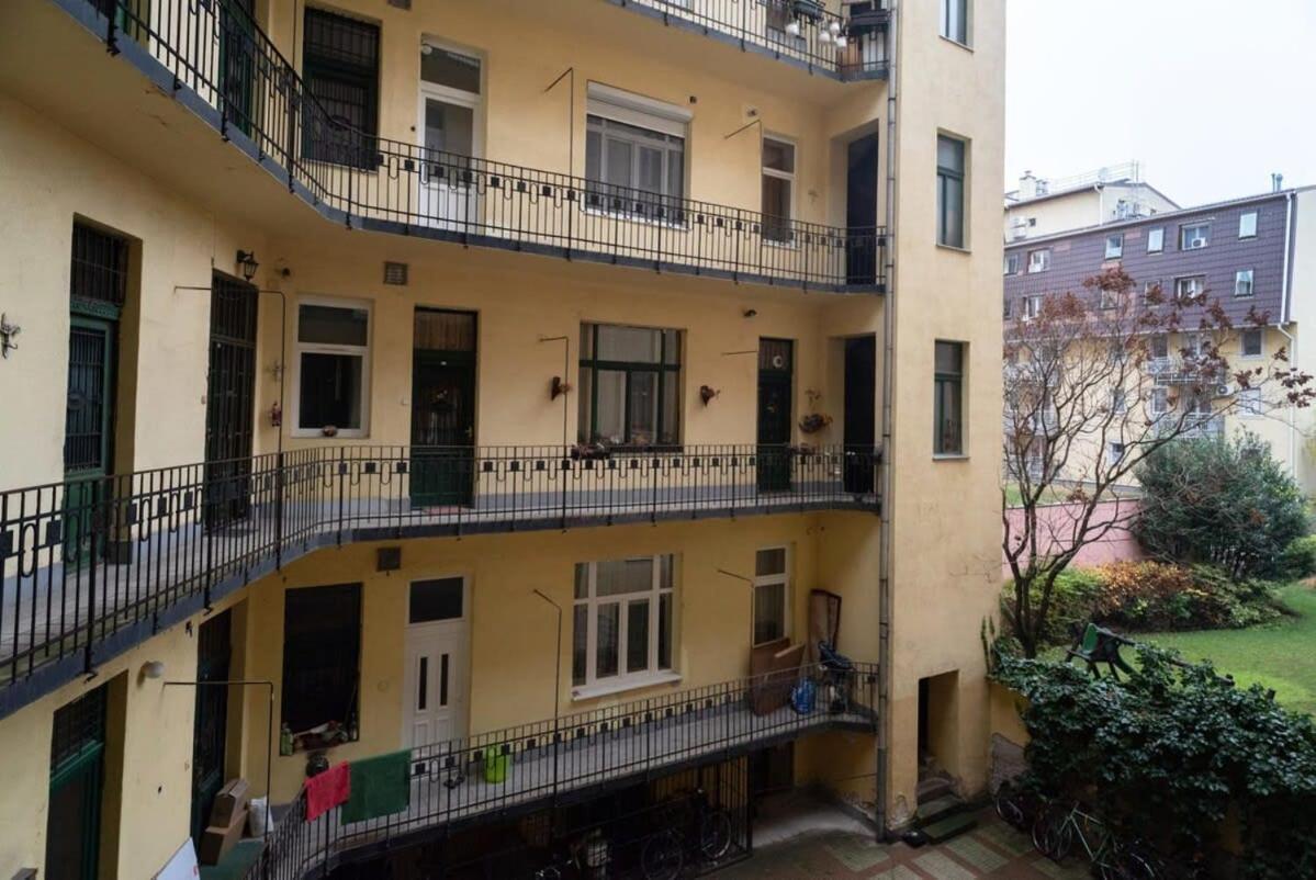 New Comfy At Convenient Location * Budapest